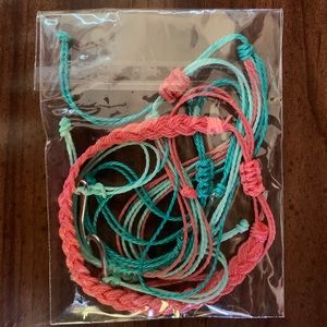 2 packs of bracelets